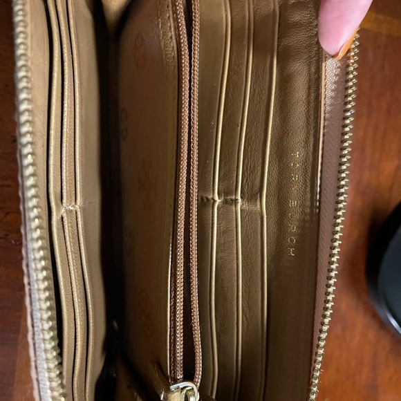 Tory Burch Metallic Rose Gold Zippered Wallet - Picture 11 of 16